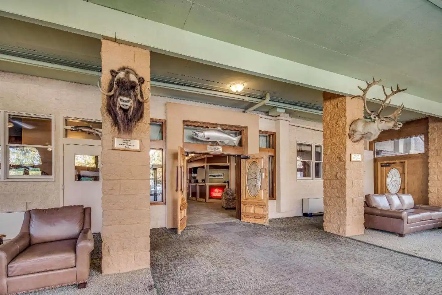 Clarion Hotel & Suites Fairbanks near Ft. Wainwright Lobby