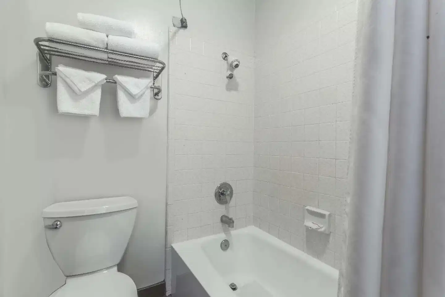 Ramada Mountain View Badezimmer