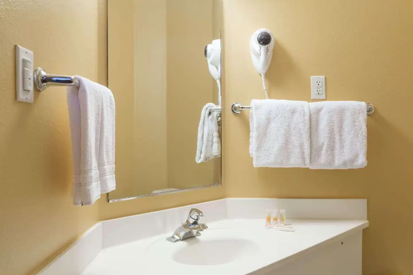 Days Inn by Wyndham Vernal Badezimmer