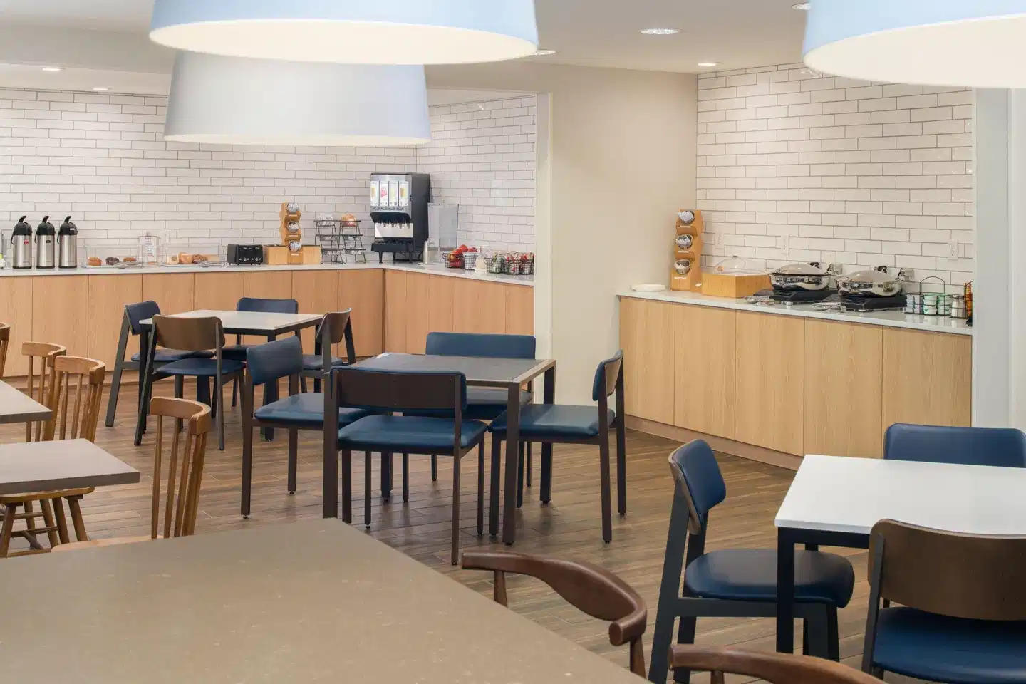 Fairfield Inn & Suites by Marriott Portland Airport Restaurant