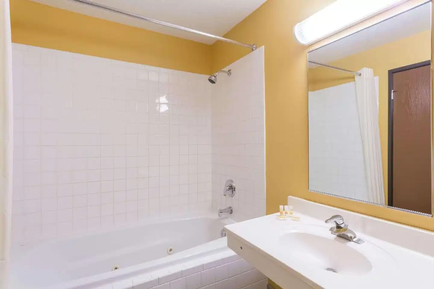 Days Inn by Wyndham Vernal Badezimmer