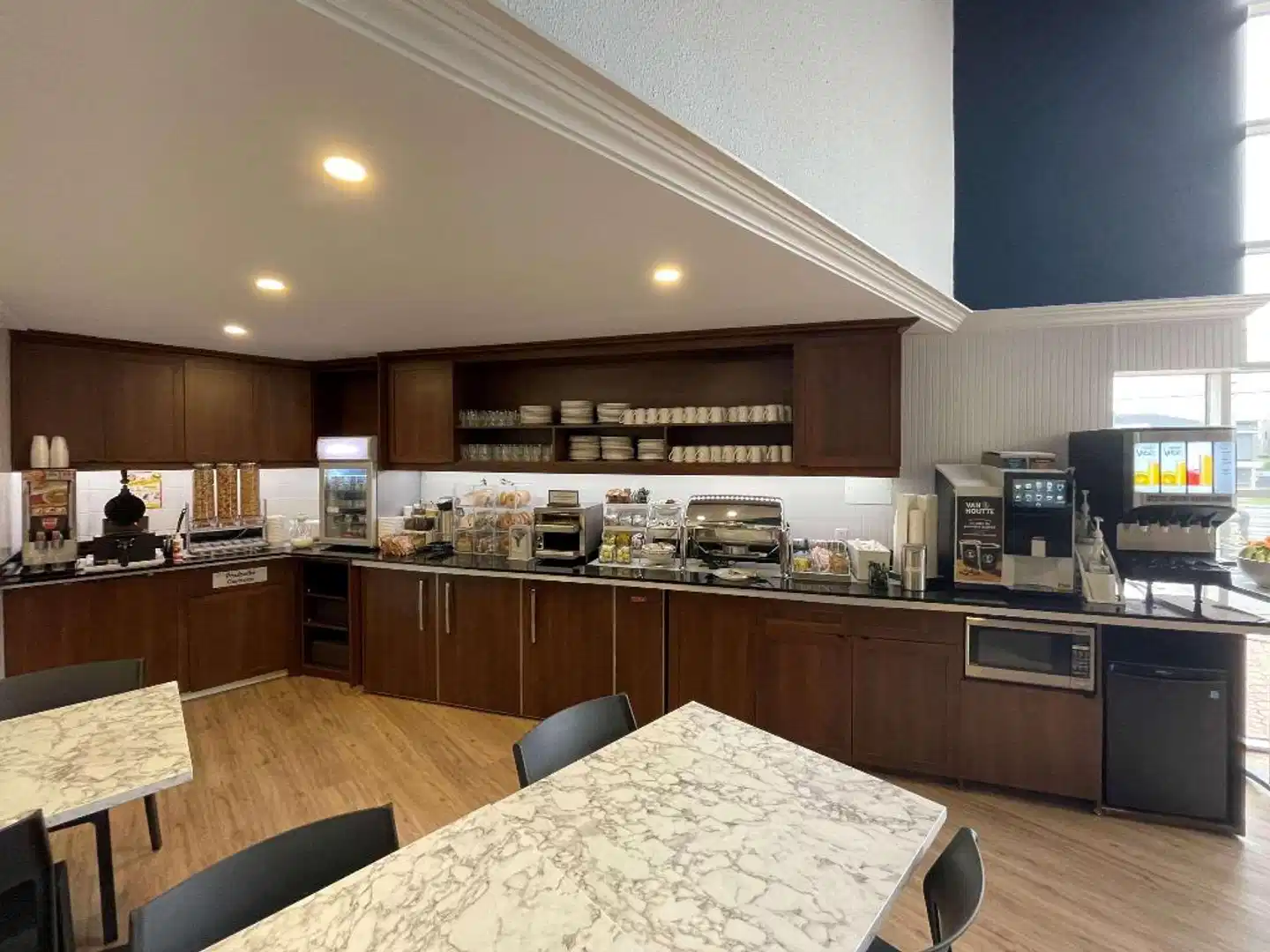 CLARION POINTE QUEBEC Restaurant