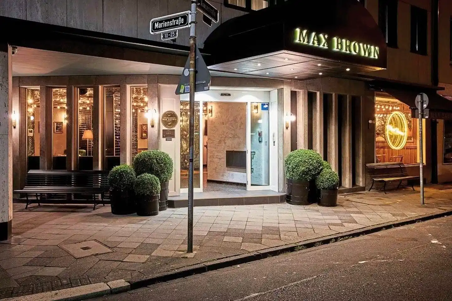 Max Brown Hotel Midtown Aussenansicht