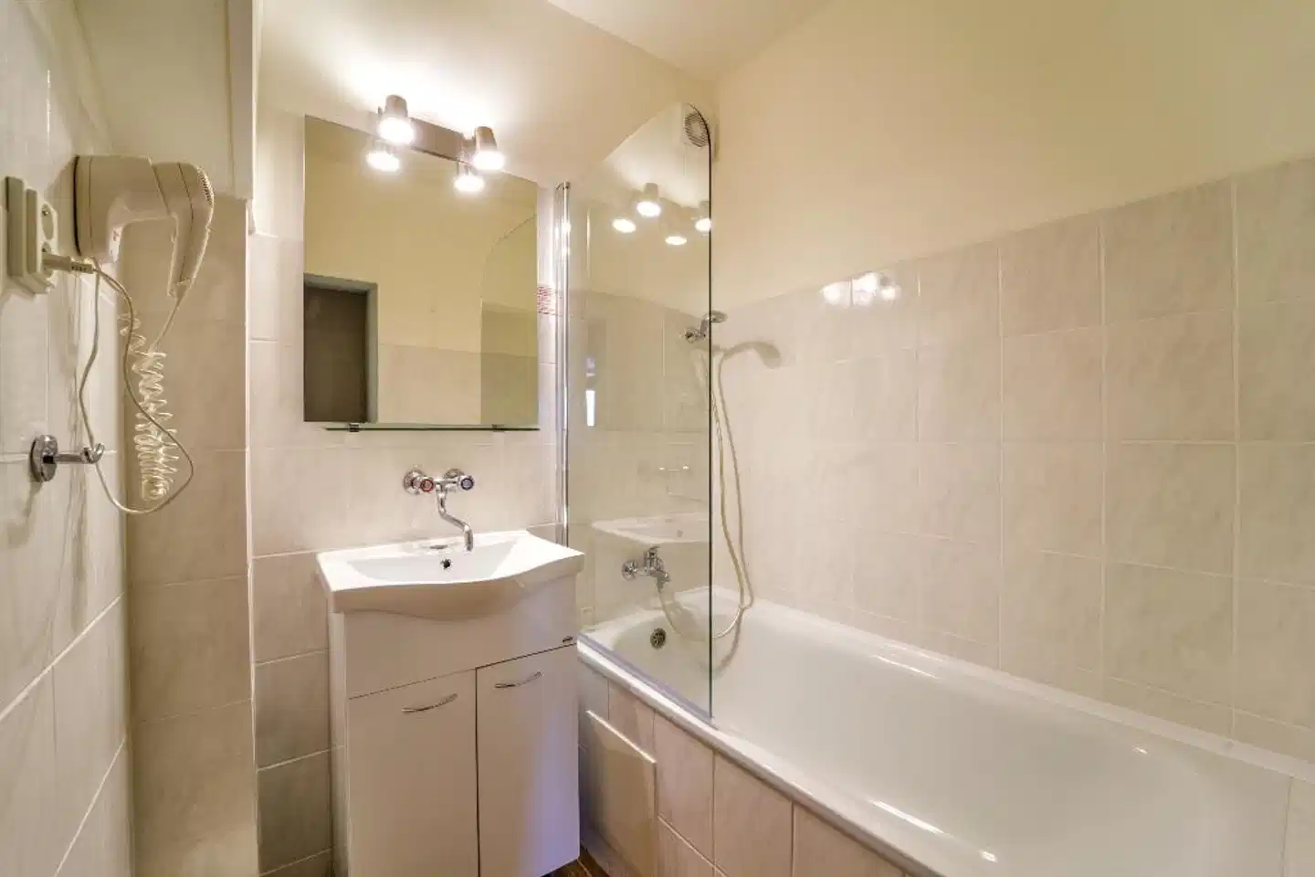 Charles Central Badezimmer