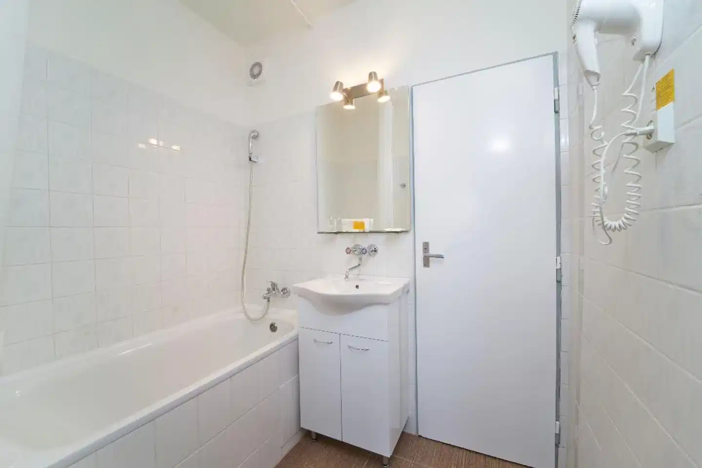 Charles Central Badezimmer