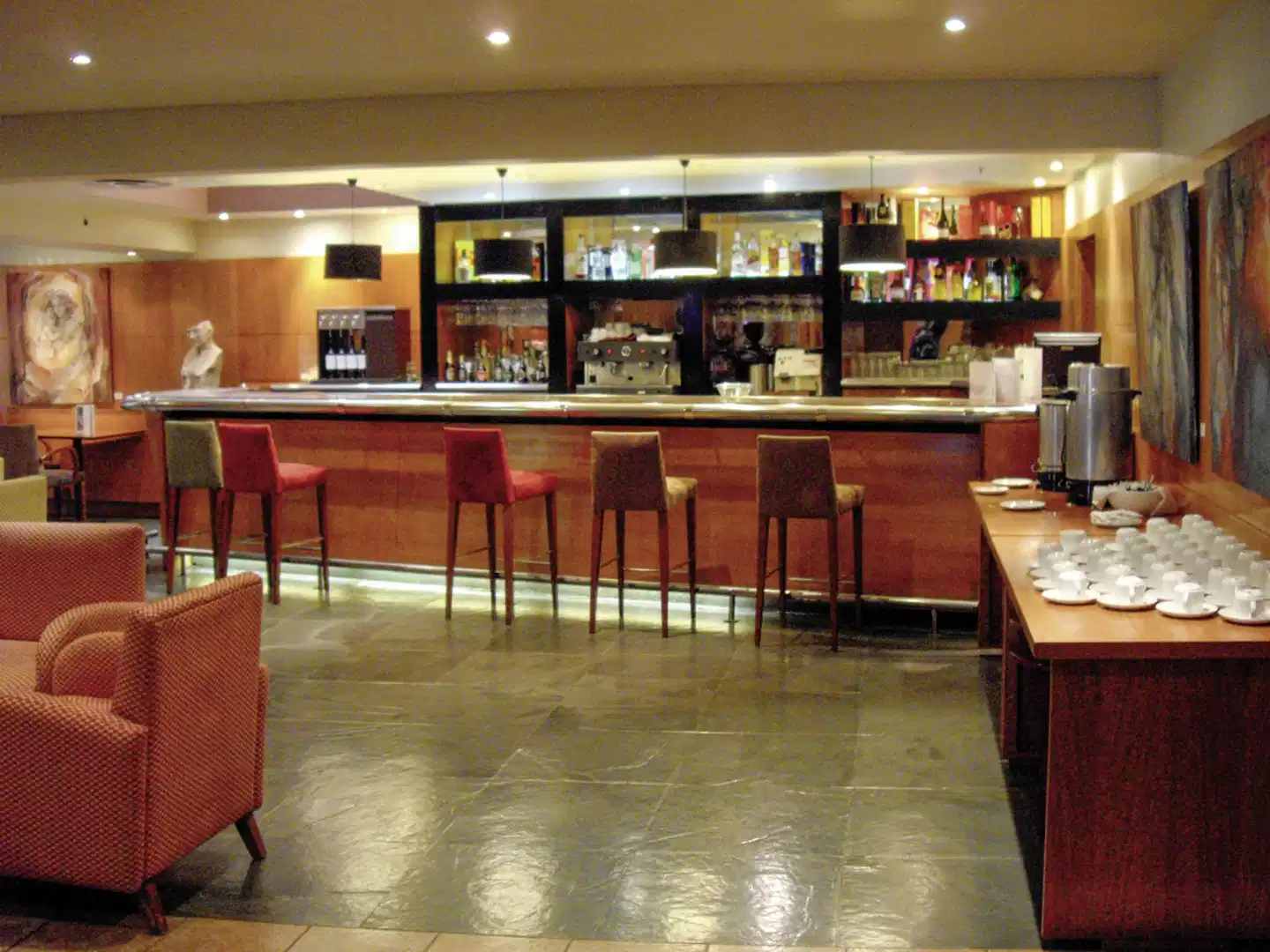 NH Ciudad De Santiago Bar