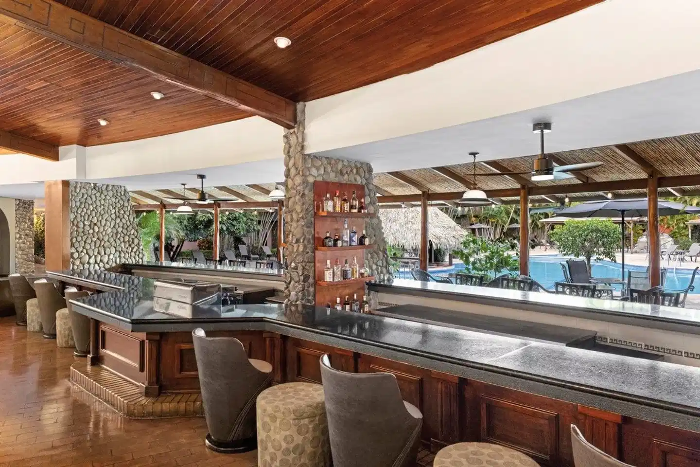 Doubletree Cariari by Hilton Bar