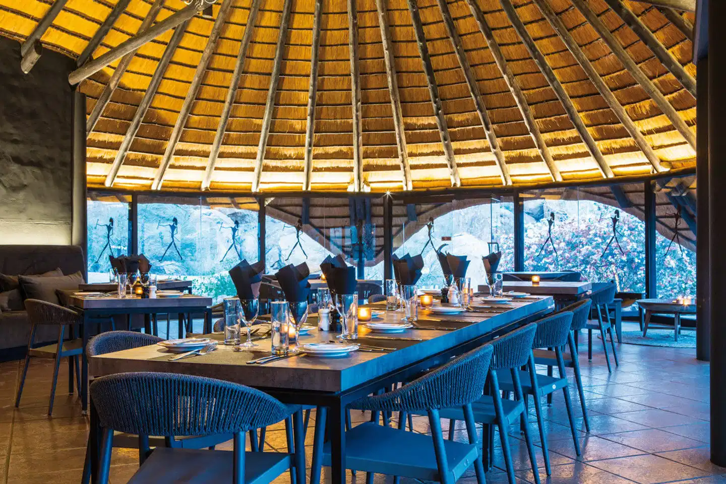 AiAiba The Rock Painting Lodge Bar