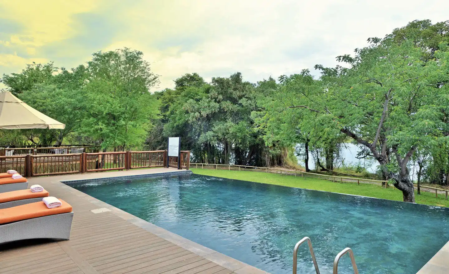 Cresta Mowana Safari Resort & Spa Pool