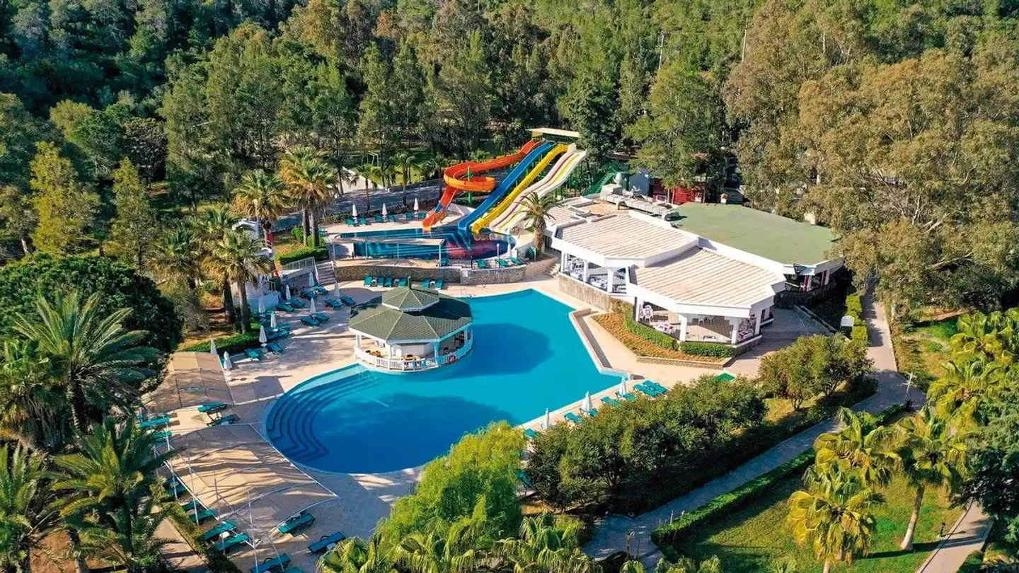 Crystal Green Bay Resort Aussenansicht