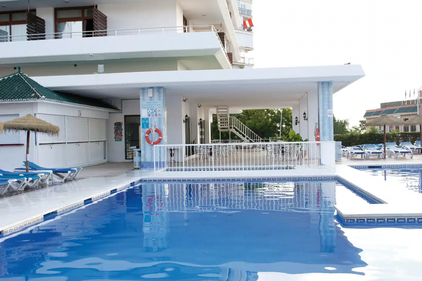 Gran Hotel Cervantes by Blue Sea Hallenbad