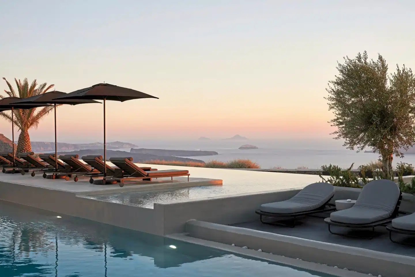 NOBU Santorini Strand