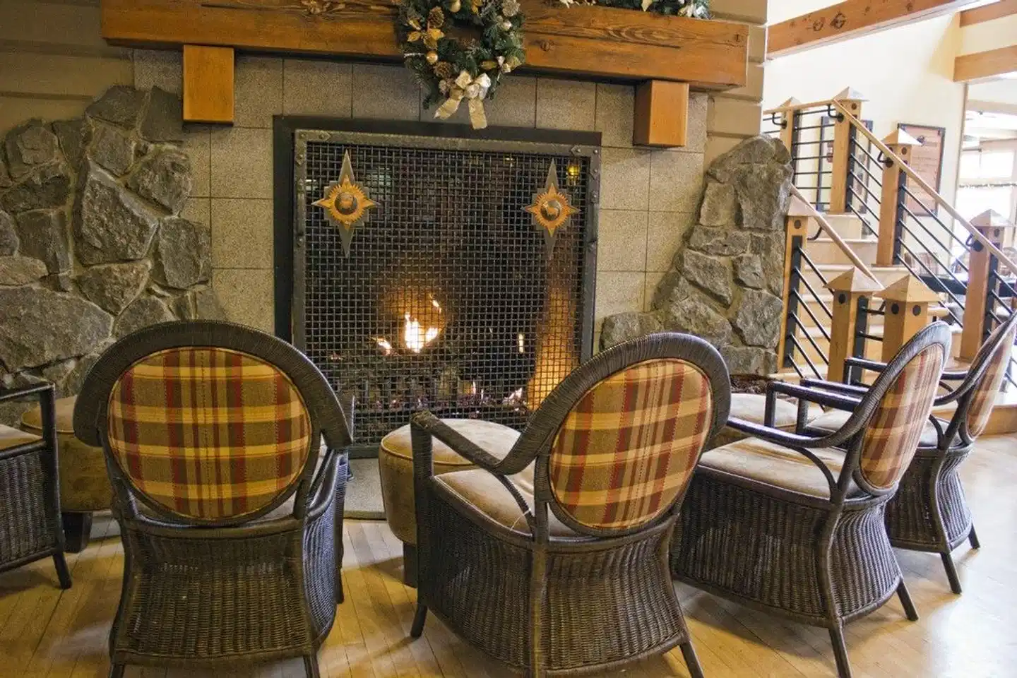 Old Faithful Snow Lodge & Cabins Lobby