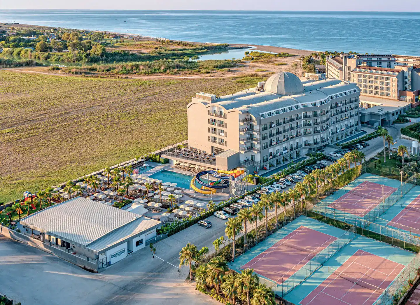 Washington Resort Hotel Aussenansicht