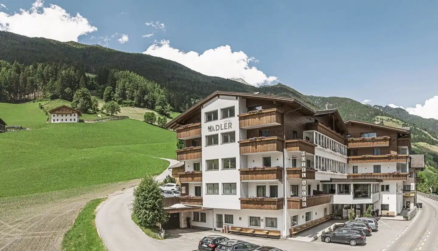 Hotel Adler Aussenansicht