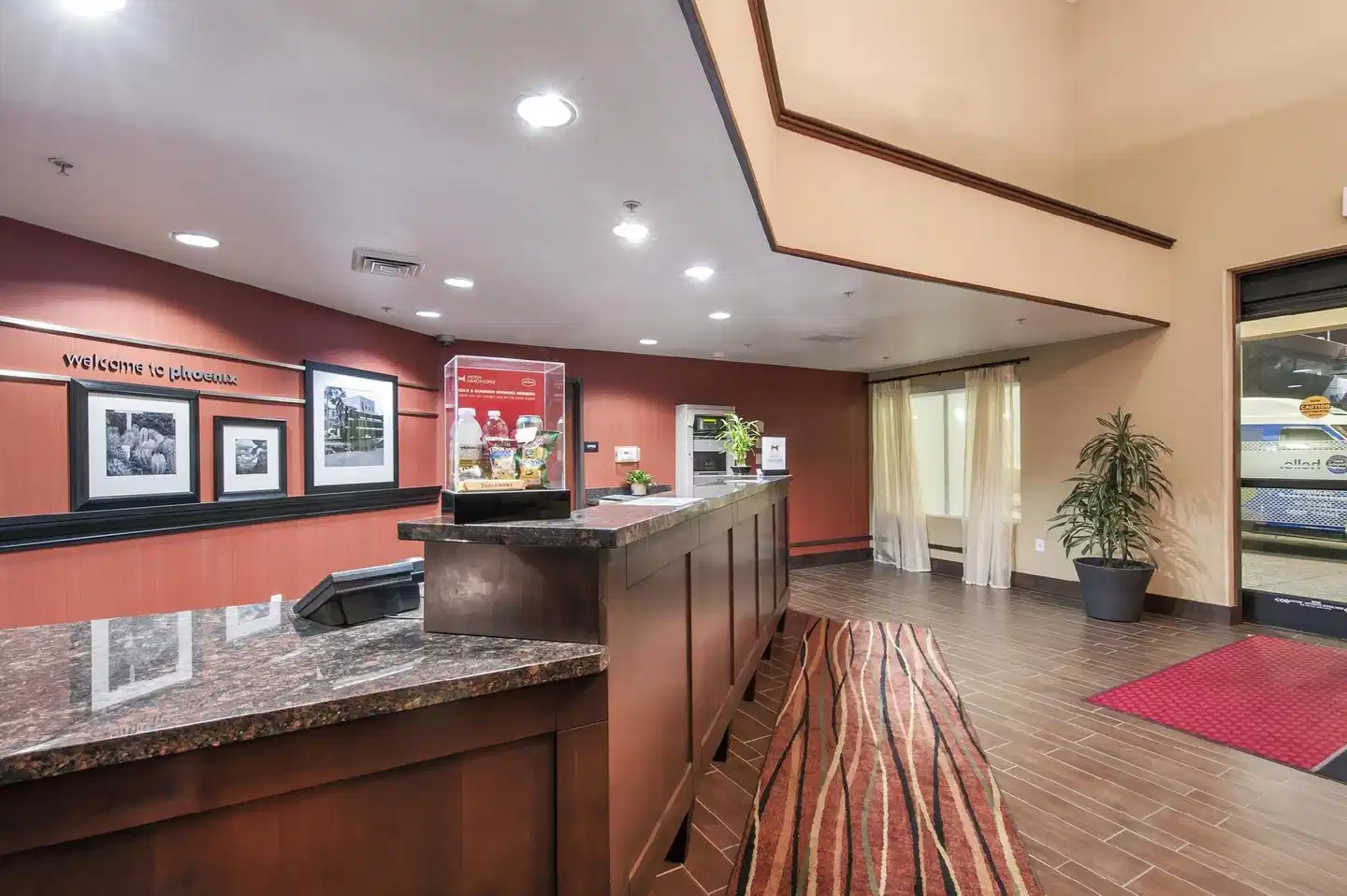 Hampton Inn Phoenix Airport North Bar
