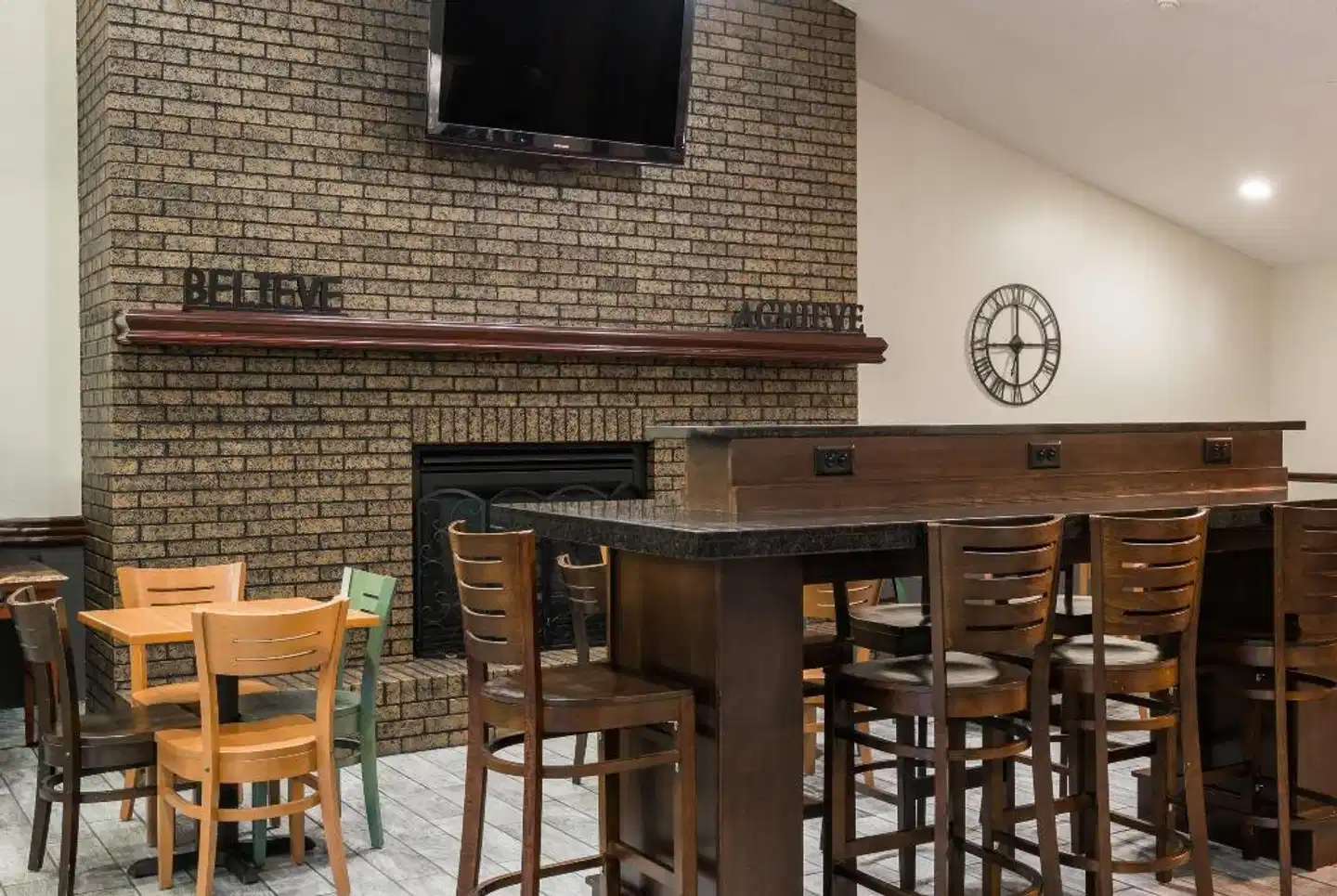 Baymont by Wyndham Bloomington MSP Airport Bar