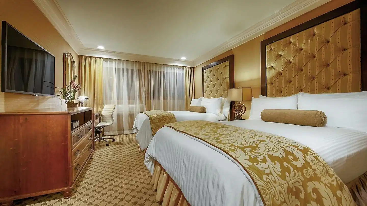 Best Western Plus Sunset Plaza Hotel Wohnbeispiel