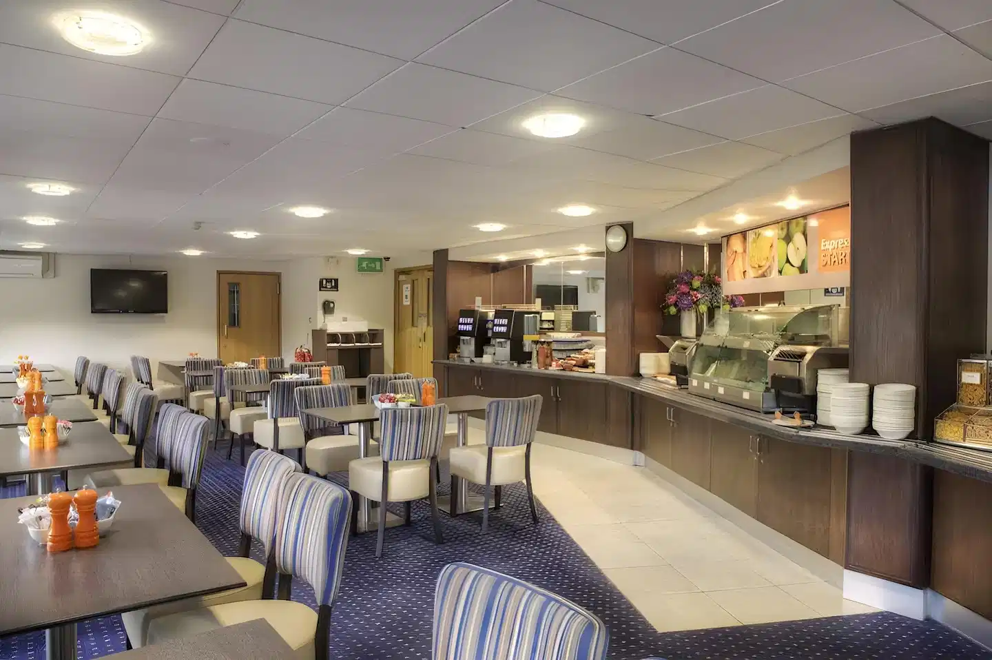 Holiday Inn Express Glasgow - City Center Theatreland Bar