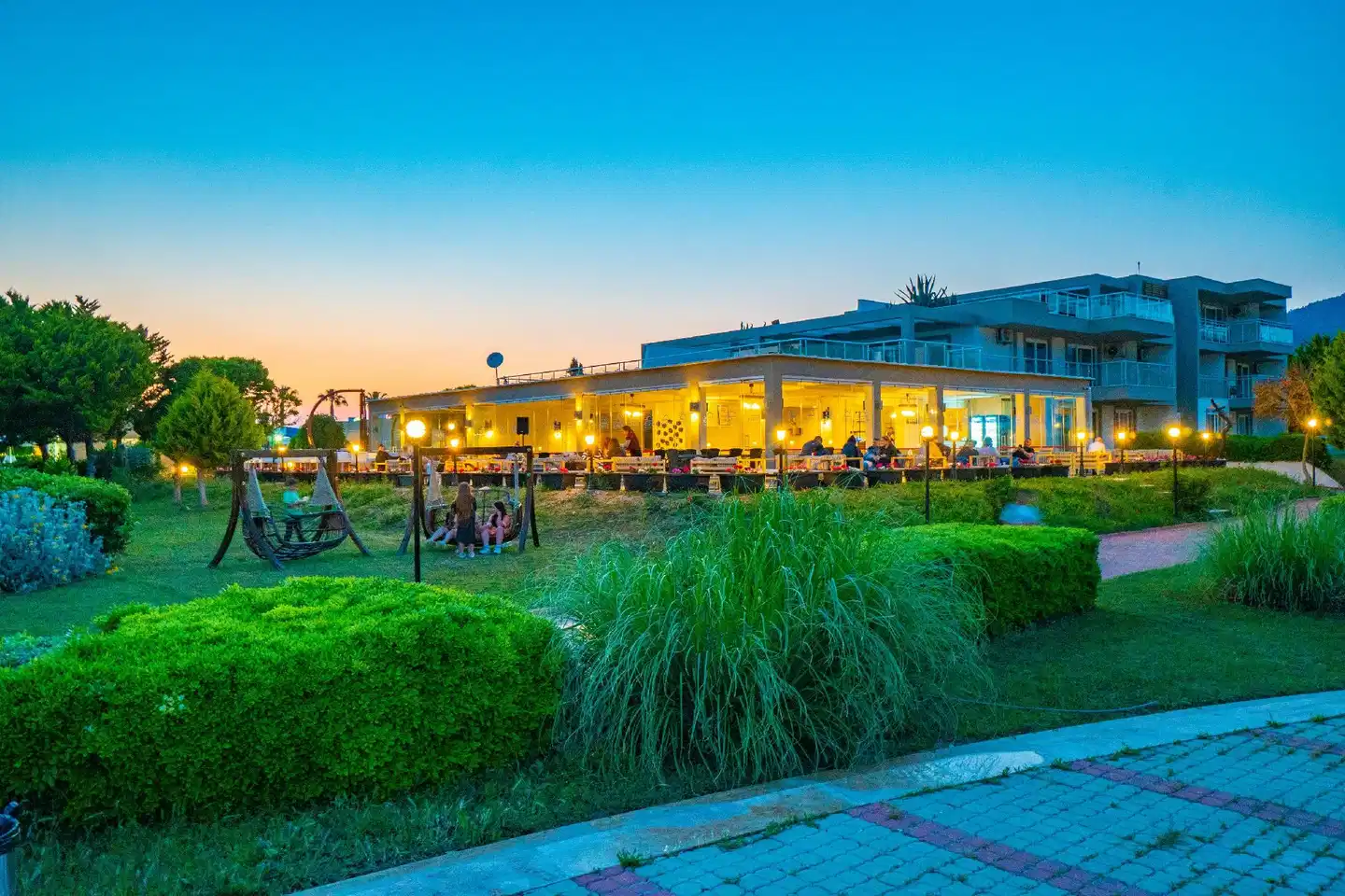 Karya Family Resort Hotel Garten