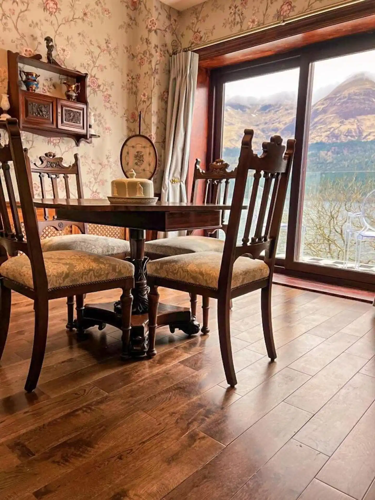 The Whispering Pine Lodge Sport und Entertainment