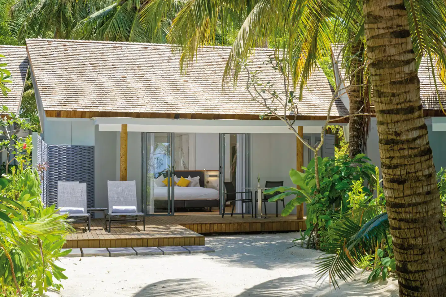 Outrigger Maldives Maafushivaru Resort Aussenansicht