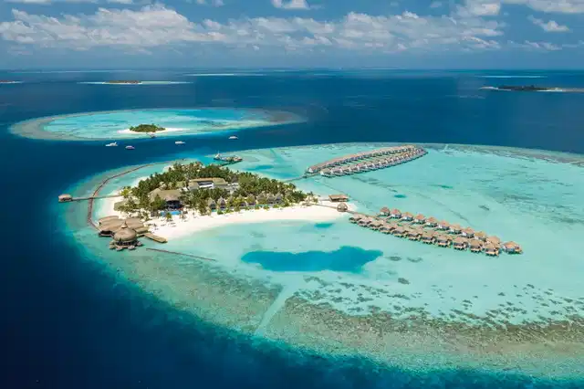 Outrigger Maldives Maafushivaru Resort Landschaft