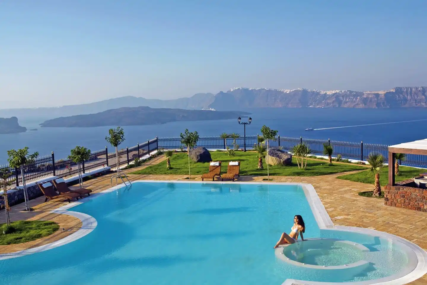 Maison Des Lys Luxury Suites Pool