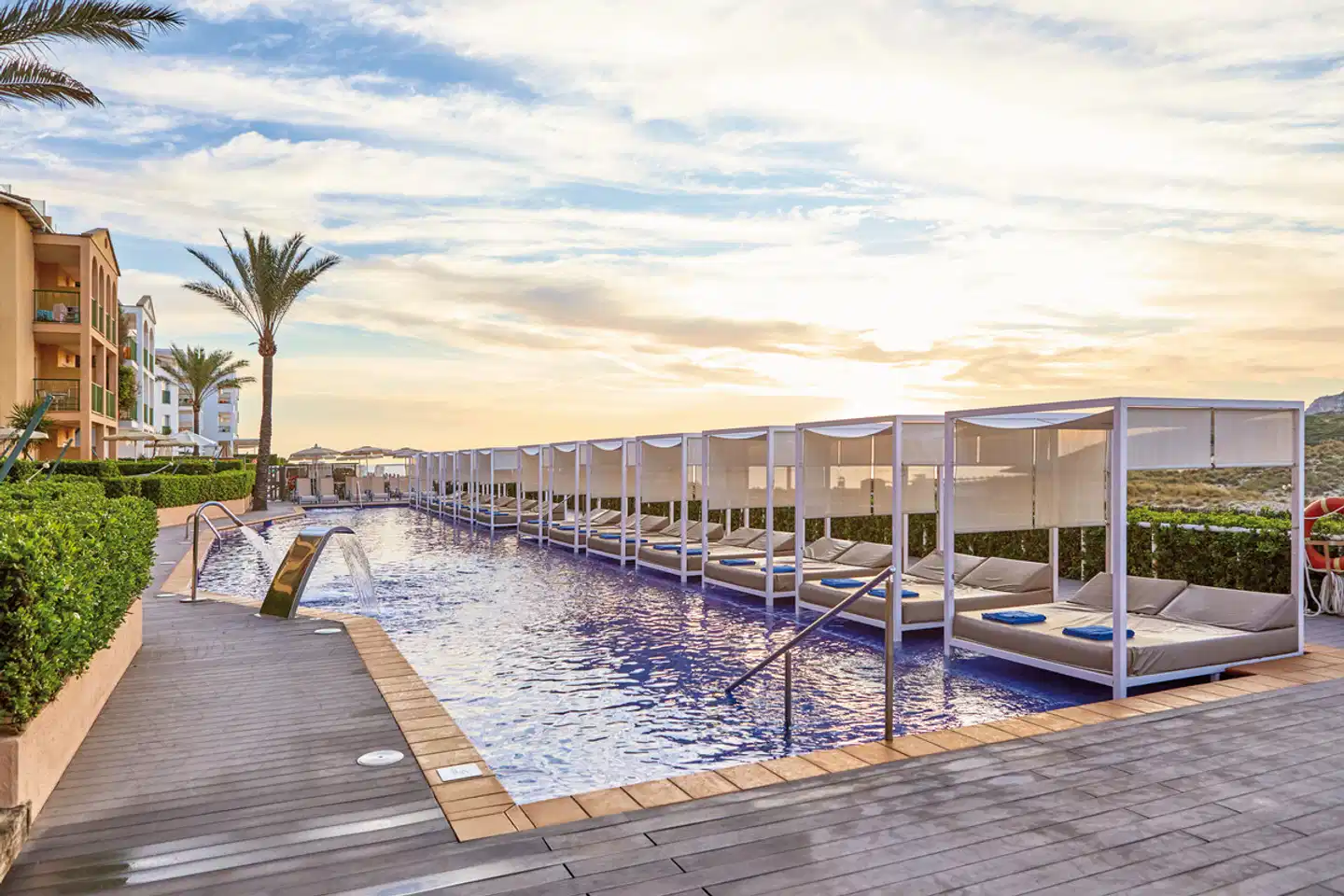 Zafiro Cala Mesquida Pool