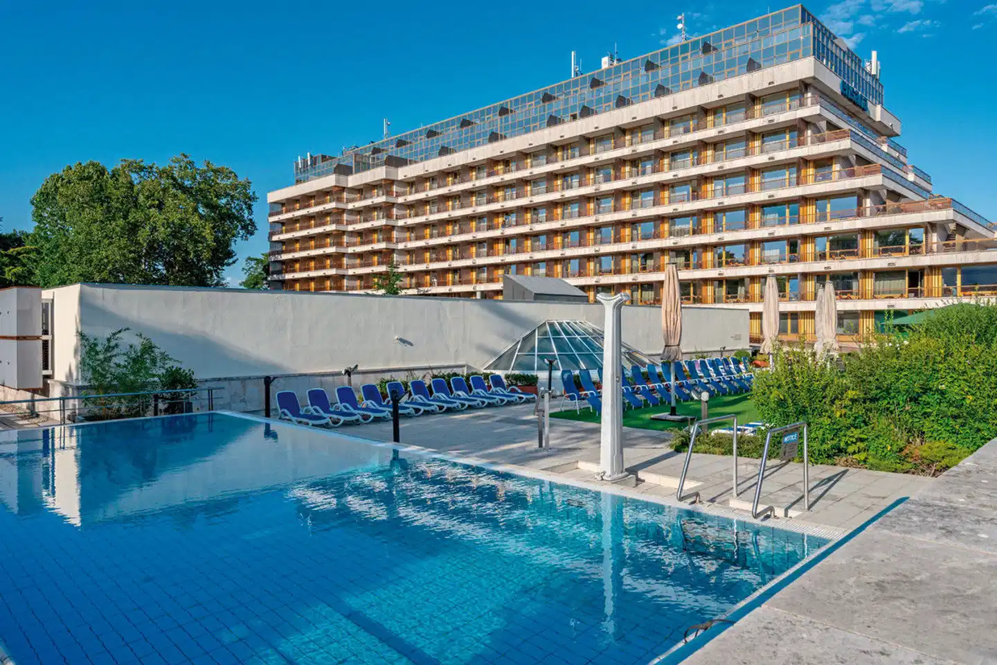 Ensana Thermal Margaret Island Health Spa Hotel & Ensana Grand Maragret Island Health Spa Hotel Pool