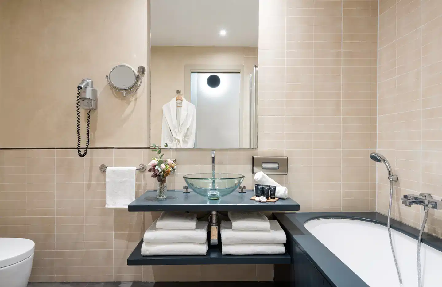 Leonardo Boutique Hotel Rome Badezimmer