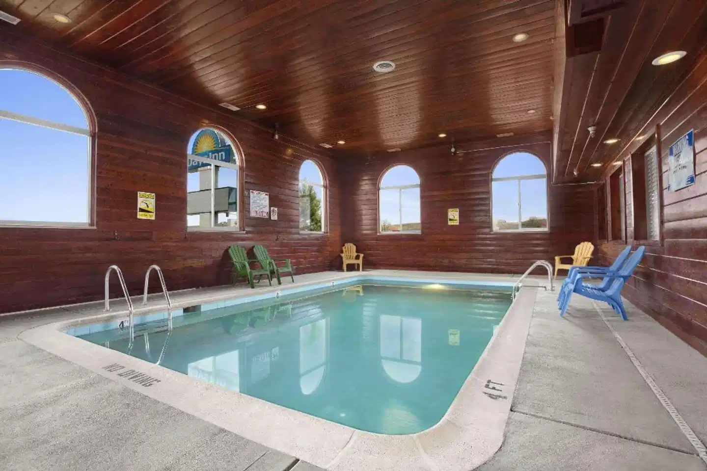 Days Inn by Wyndham Sheridan Hallenbad