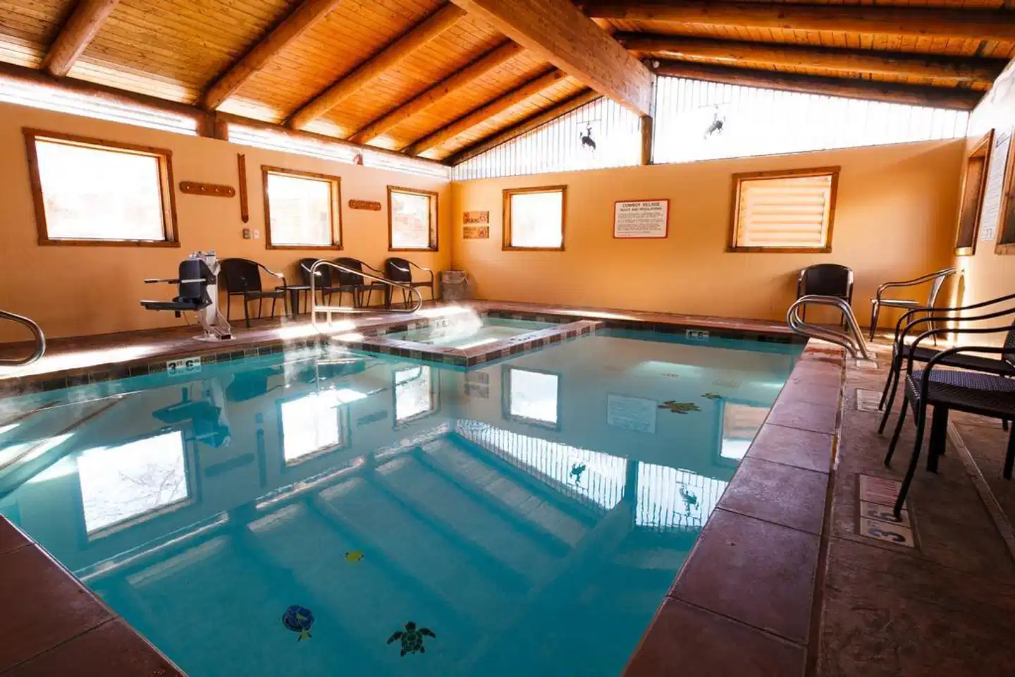 Cowboy Village Resort Hallenbad