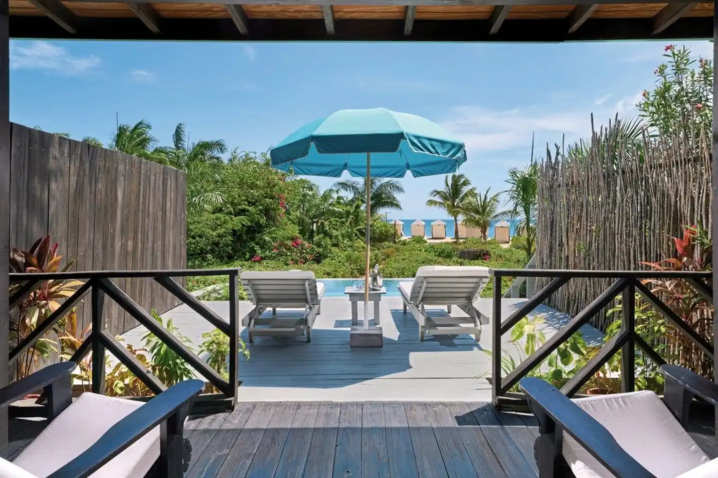 Keyonna Beach Resort Terrasse