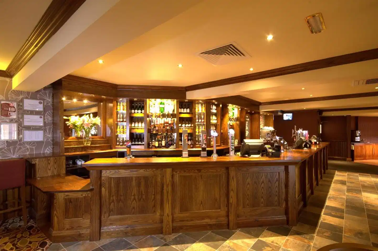 Premier Inn Dumbarton-loch Lomond Bar