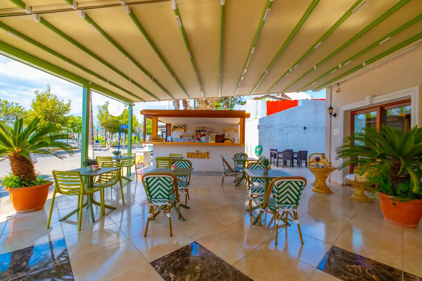 Cennet Life Otel Bar