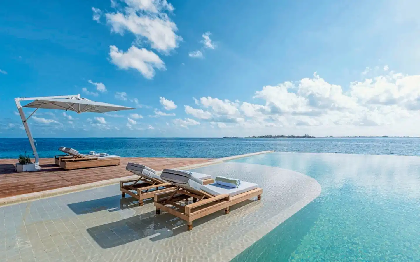 Kudadoo Maldives Private Island Pool