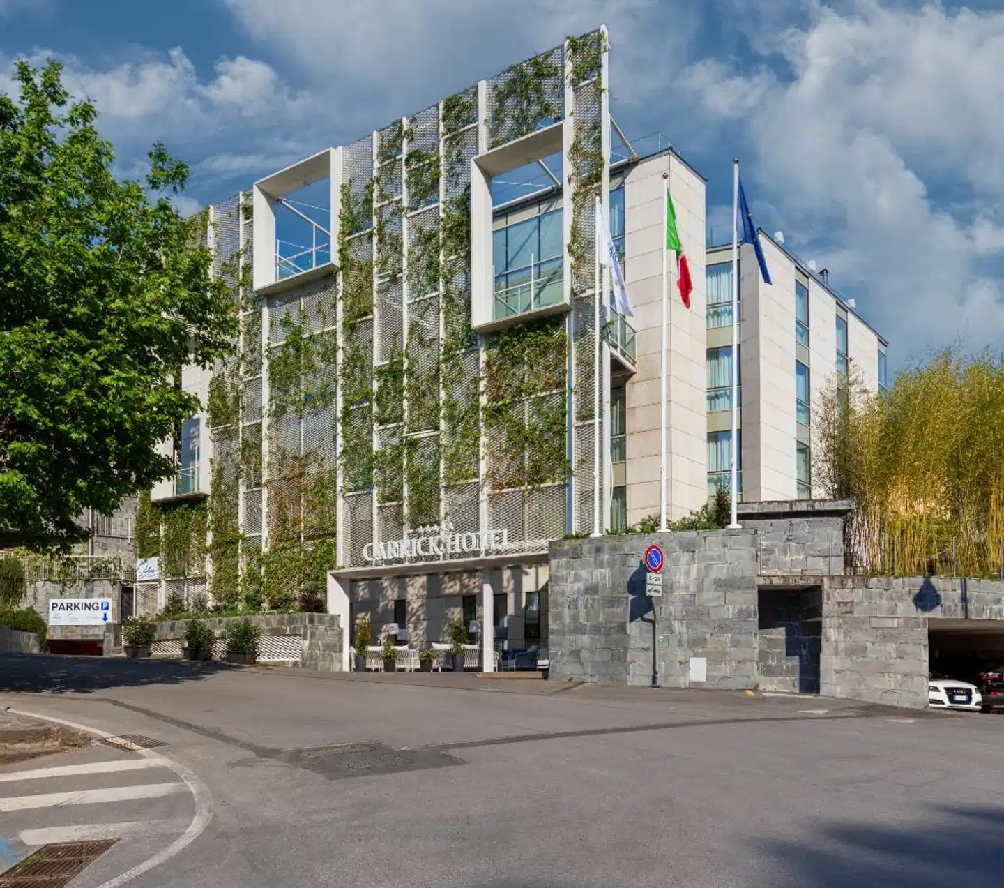 Carrick Hotel Aussenansicht