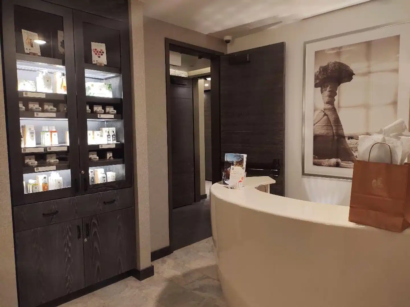 Hoodoo Moab, Curio Collection by Hilton Badezimmer