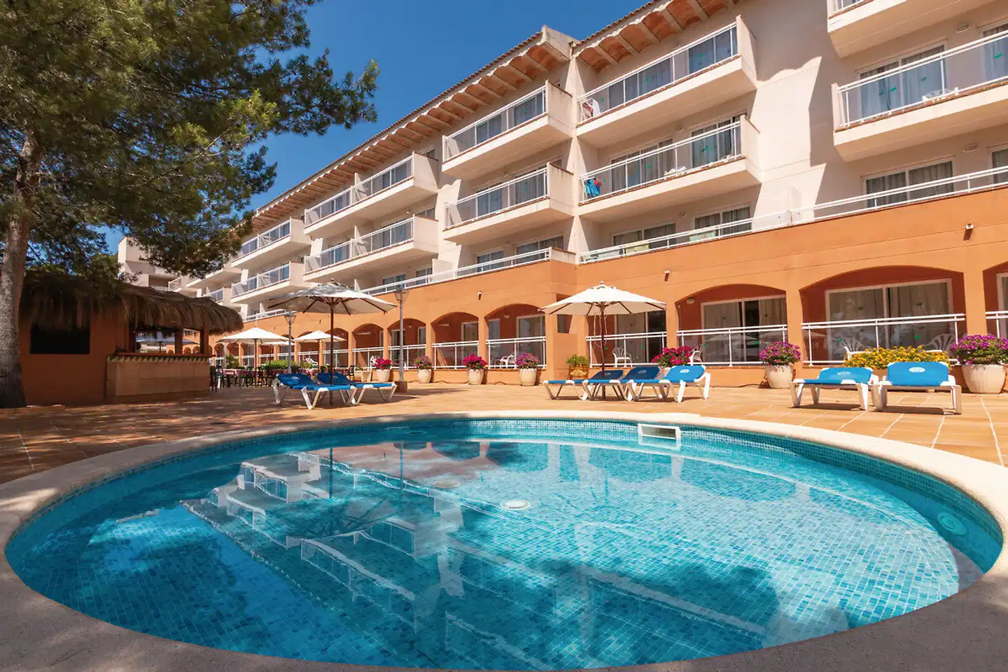 Valentin Grand Park Suite Hotel Pool