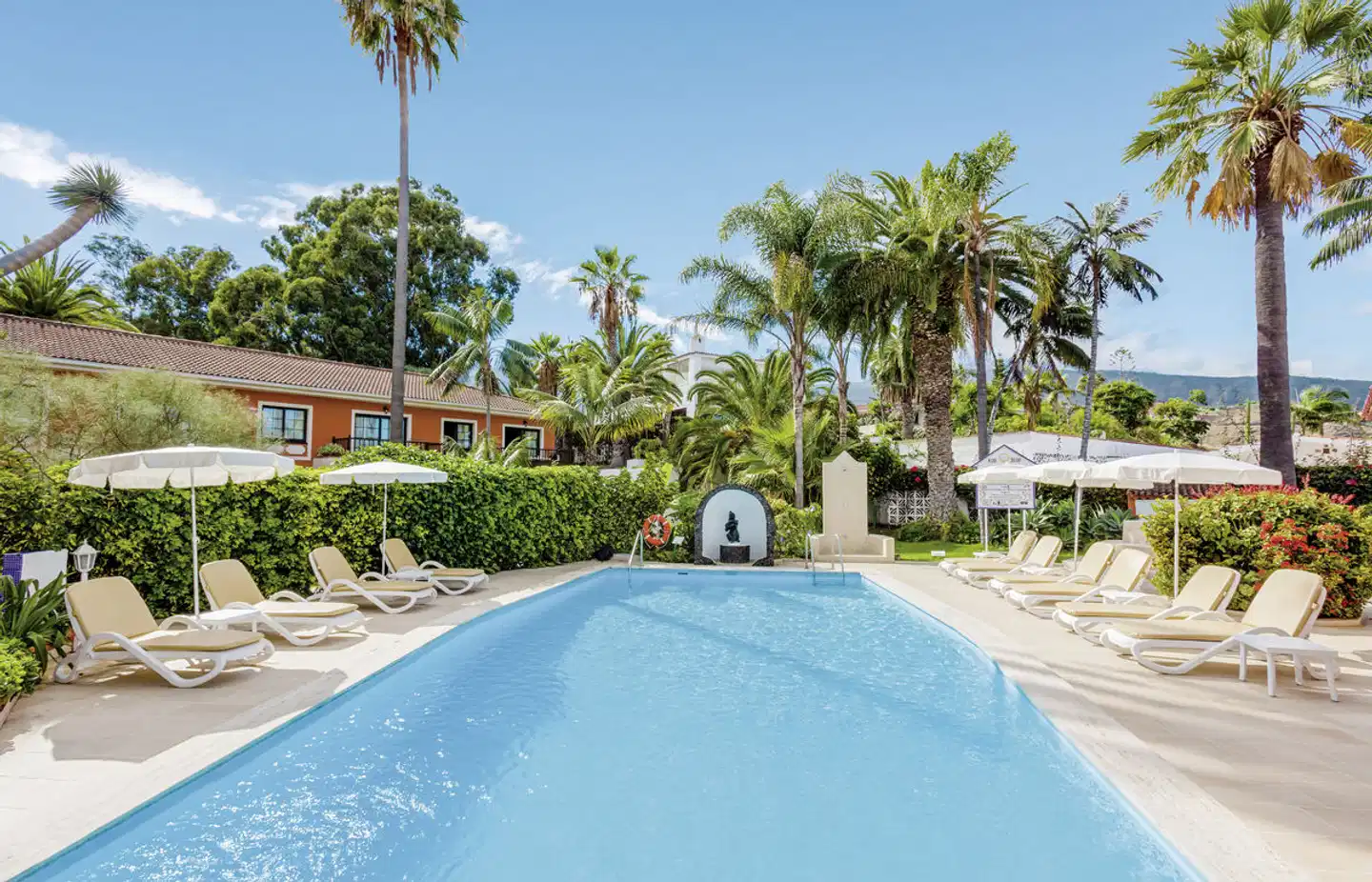 Apartamentos Ambassador Pool