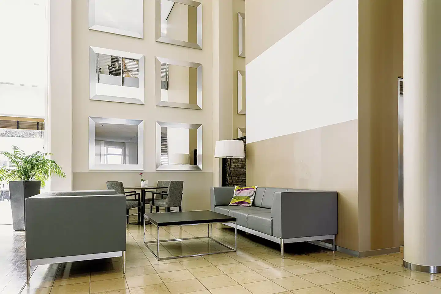 NH Hamburg Horner Rennbahn Lobby