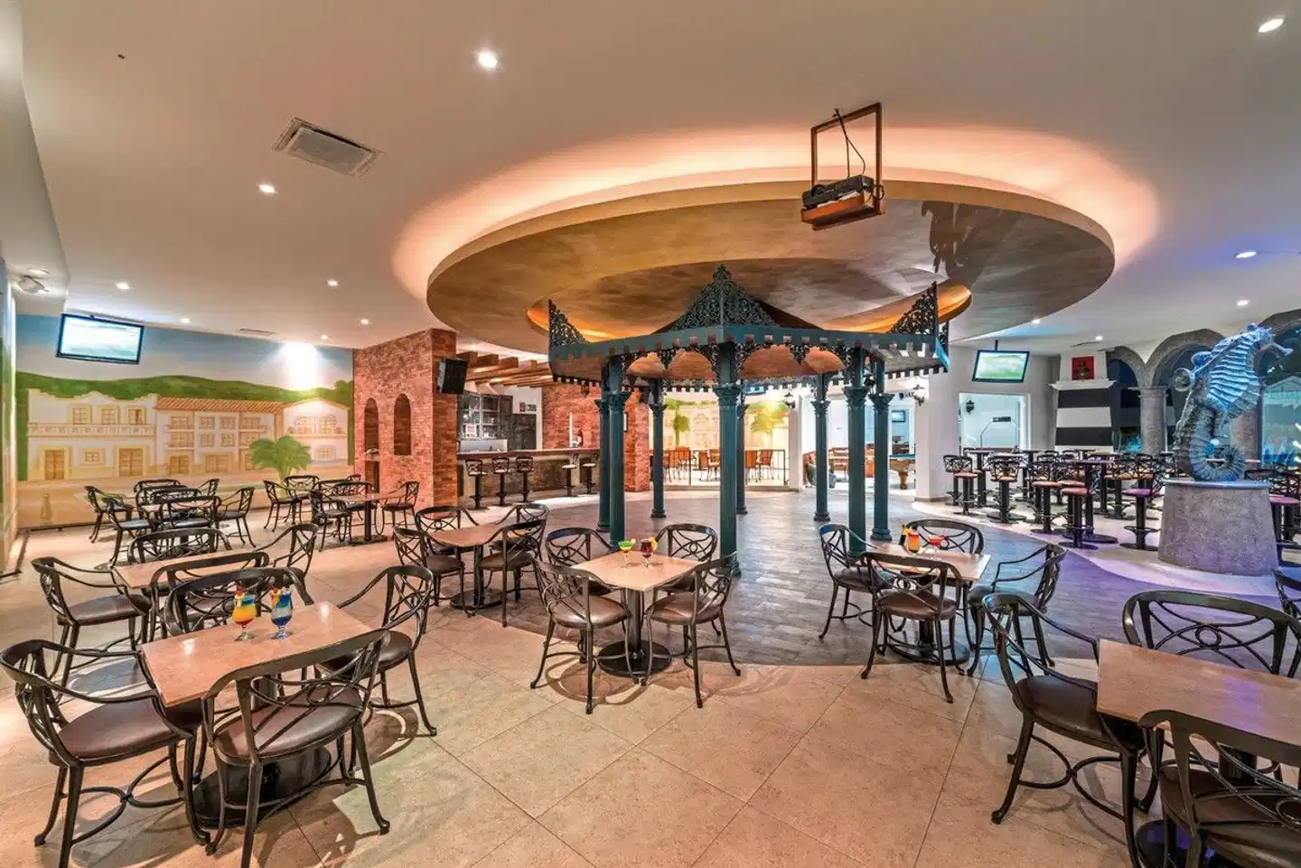 Crown Paradise Club Puerto Vallarta Bar