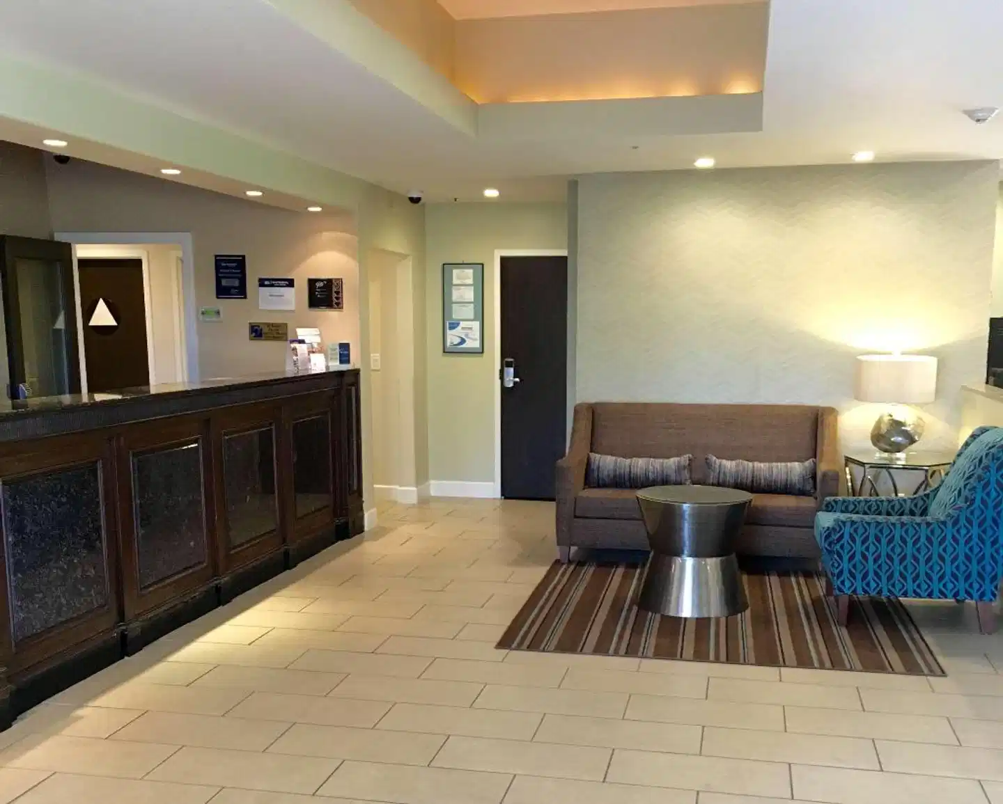 Best Western Plus South Coast Inn Lobby