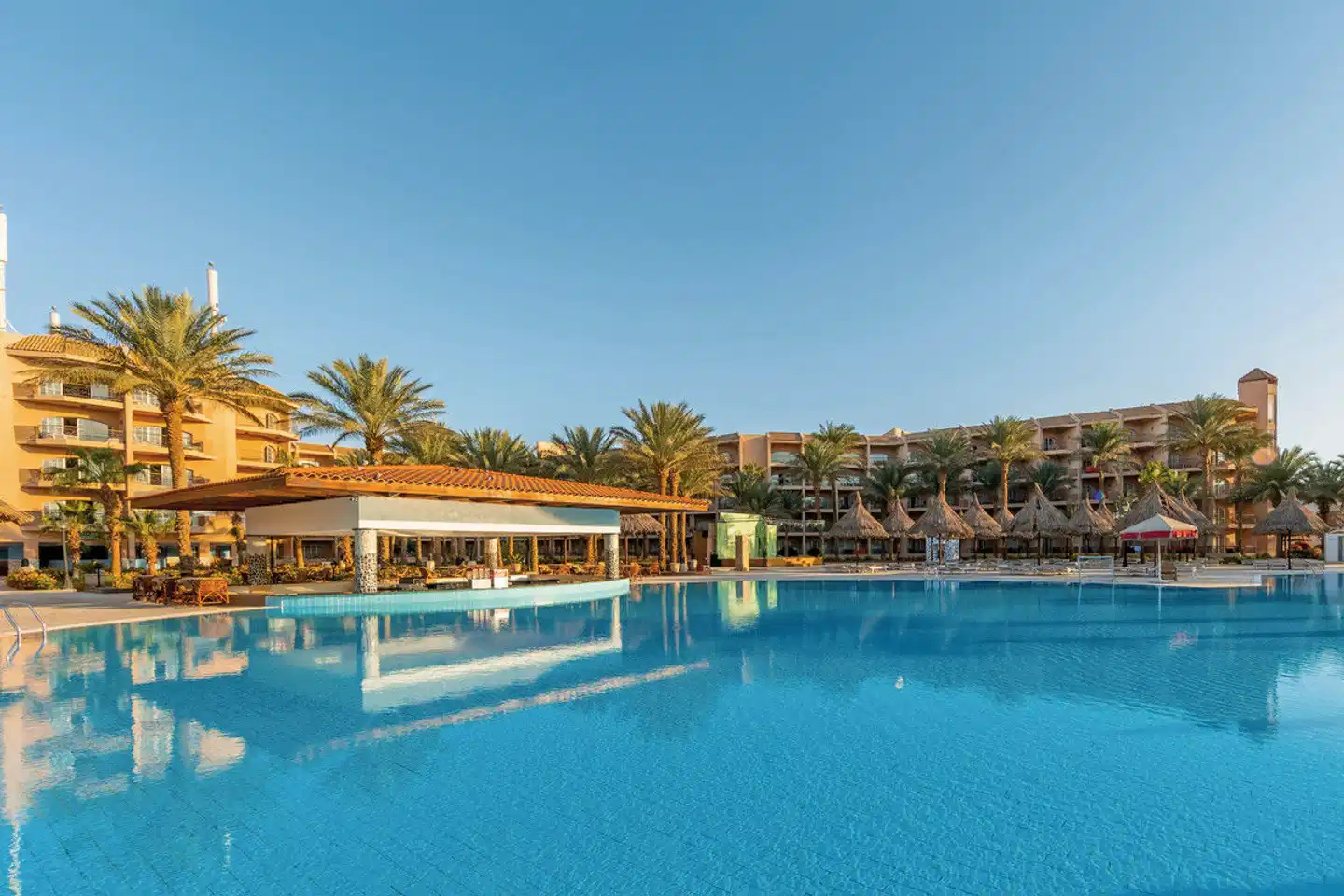 Siva Grand Beach Hotel Pool