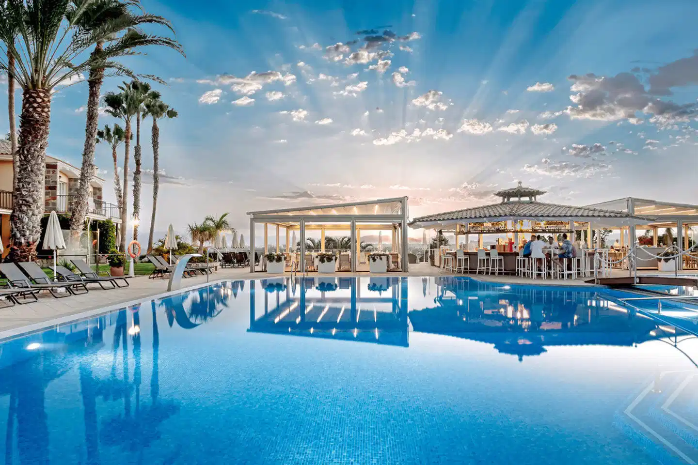 Bull Vital Suites & Spa Boutique Hotel Pool