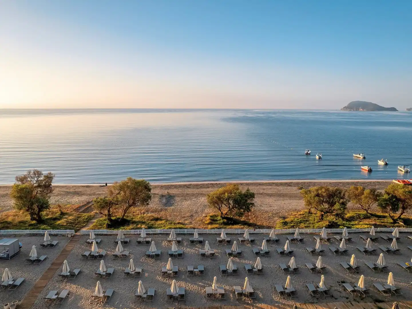 Domes Aulus Zante, Autograph Collection Strand