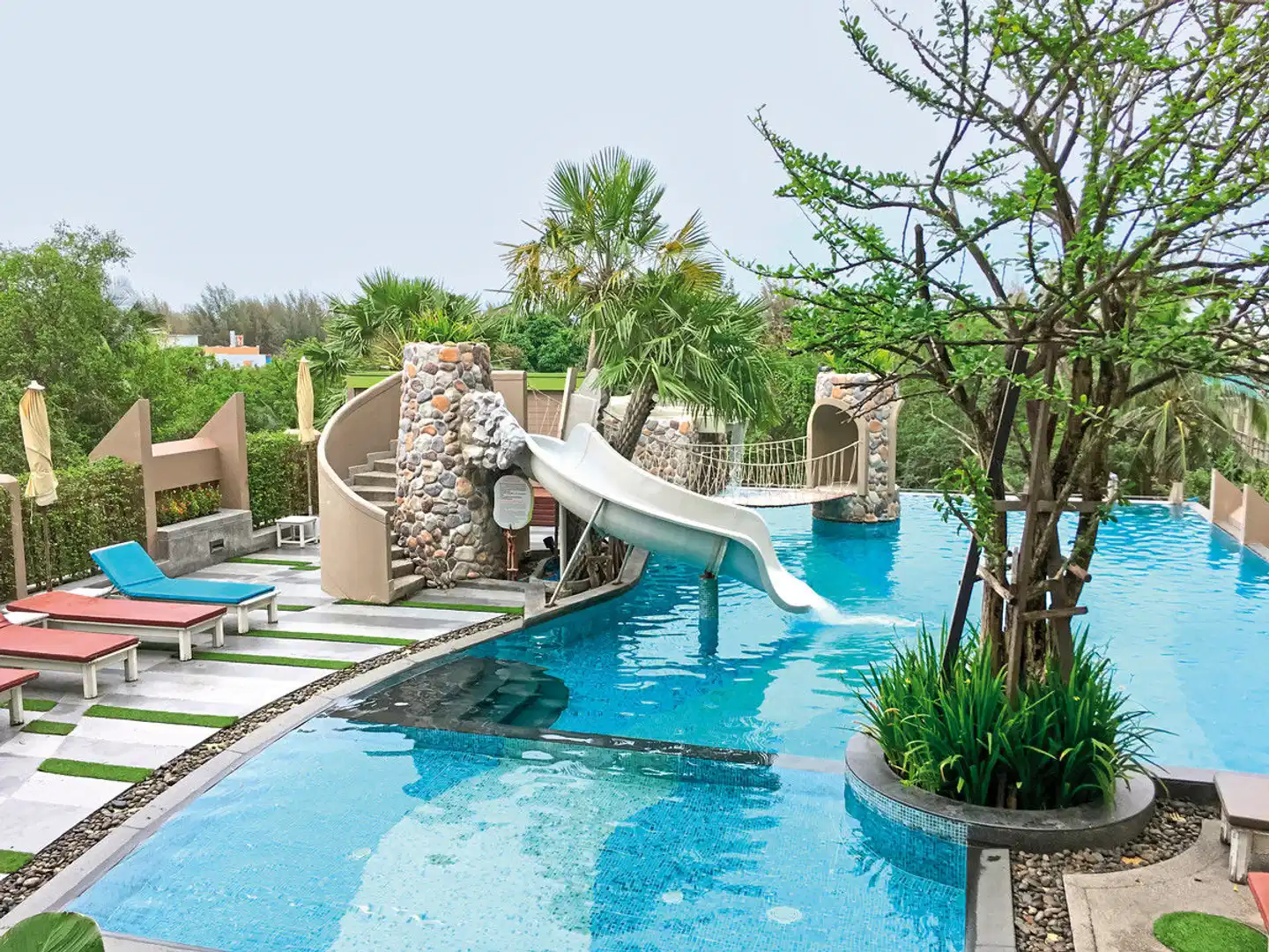 Long Beach Cha Am Pool