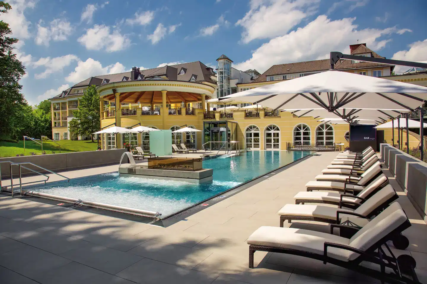 Steigenberger Hotel Der Sonnenhof Pool