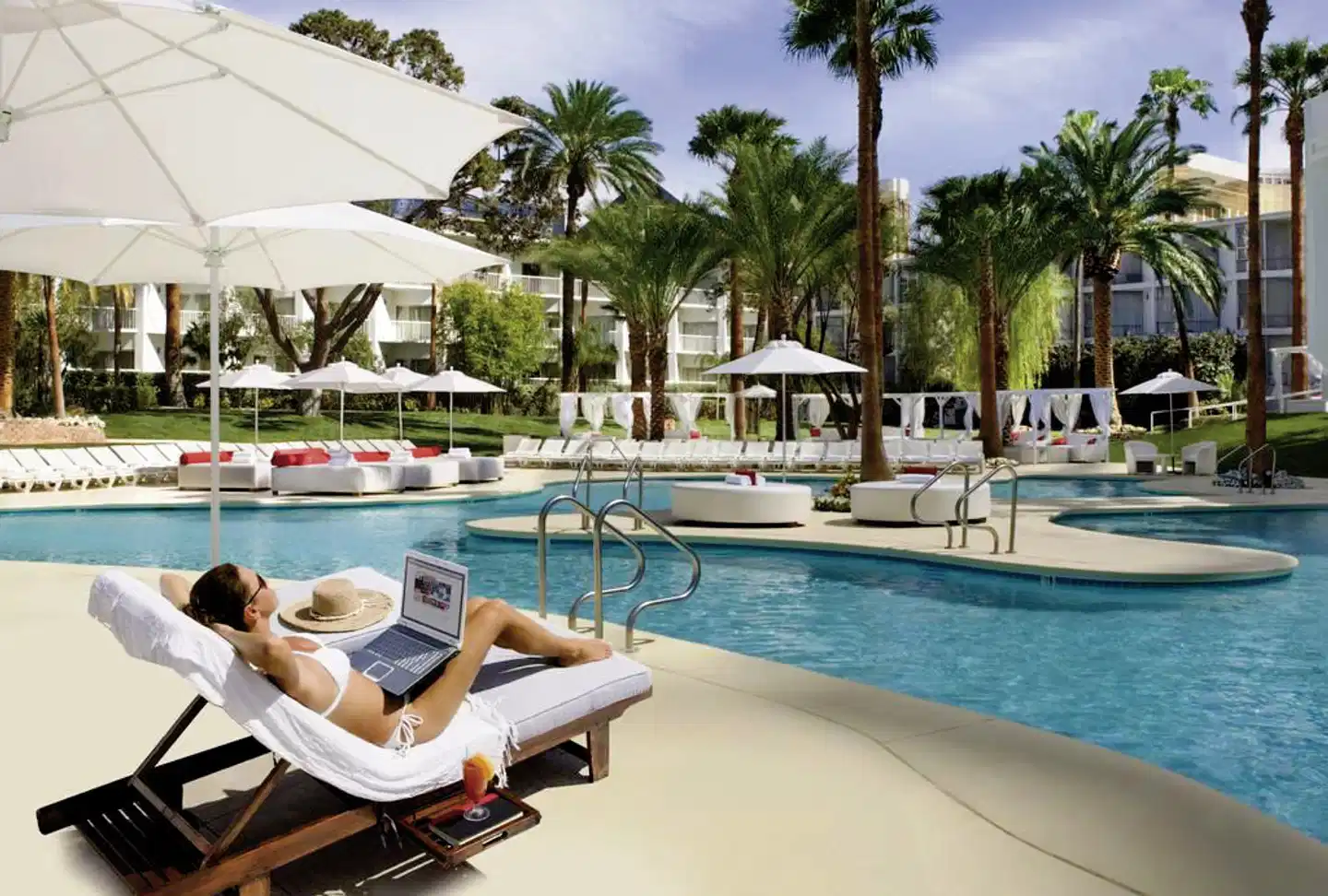 Tropicana Las Vegas - A DoubleTree by Hilton Hotel Pool